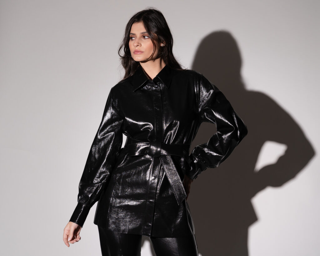 couro premium feminino Dumenti look elegante em couro de carneiro