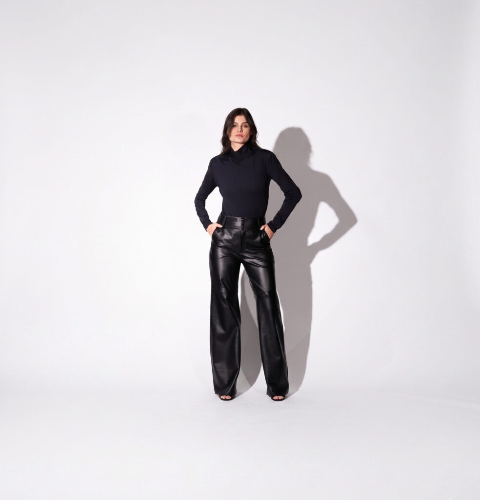 pantalona em couro dumenti modelo antonia inverno 2026
